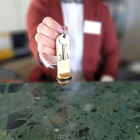 Pelikan ホテル *
